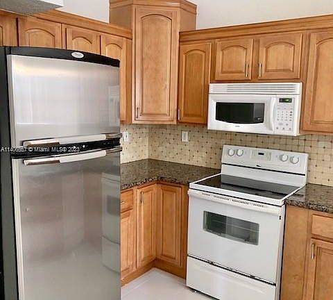 4th image of 1658 SE 28th Ct