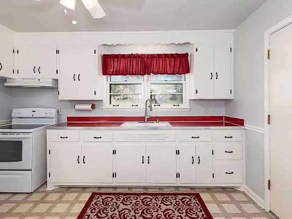 5th image of 2608 Woodberry Dr
