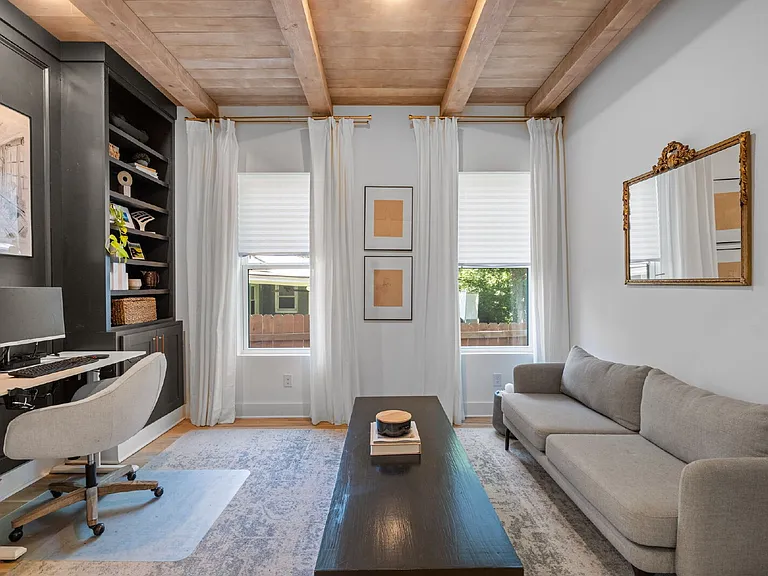 303 Riverside Dr #B — Photo 8
