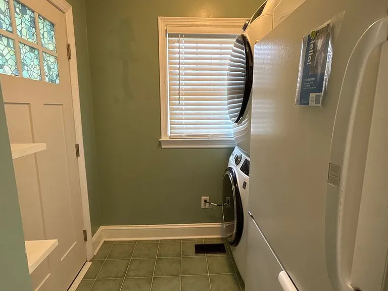 115 Jean Cir — Photo 10