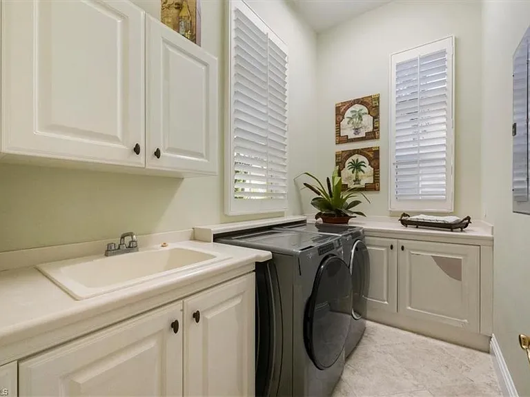 8535 Bellagio Dr — Photo 24