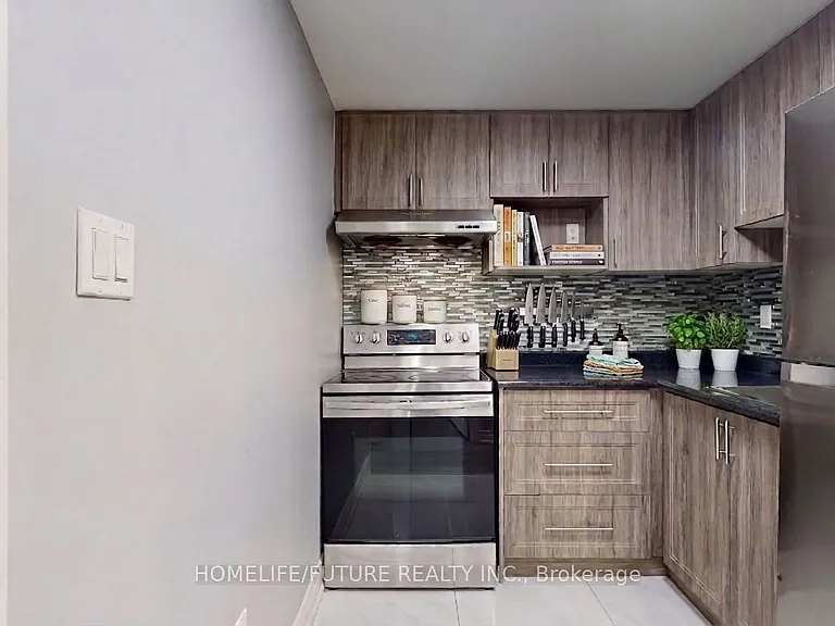 50 Neelands Cres #BASEMENT — Photo 2