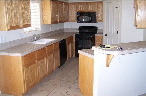 3rd image of 838 Canyon Dr