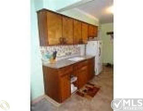 Faust Kitchen Counter