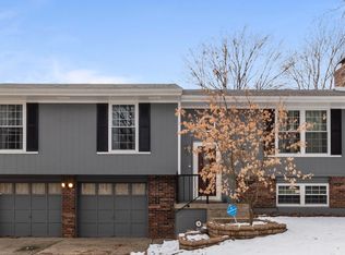 1417 SE 3rd St, Lees Summit, MO 64063