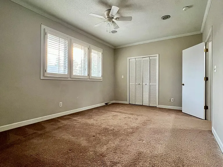 207 Forest View Ct — Photo 26