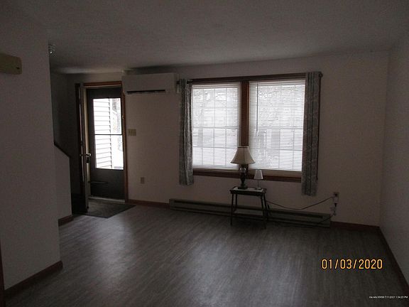 5th image of 19 Oak Dale Dr