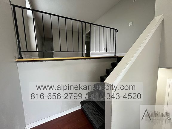 5th image of 1521 Jackson Ave