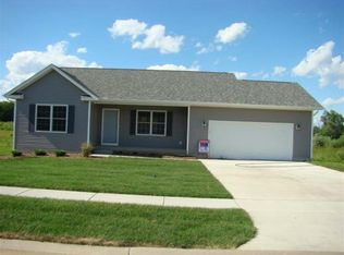 933 5th Ave W, Andalusia, IL 61232