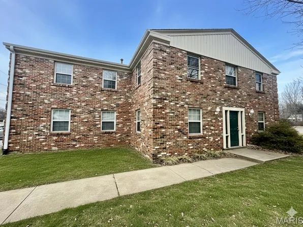 31 S 27th St APT C, Belleville, IL 62226