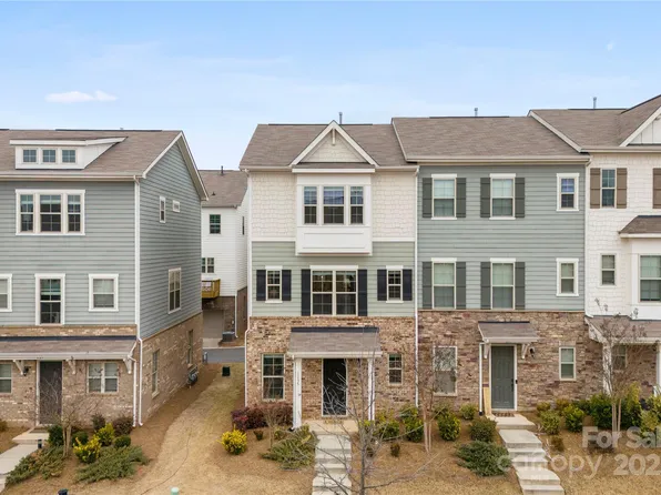 1135 Doveridge St, Charlotte, NC 28273