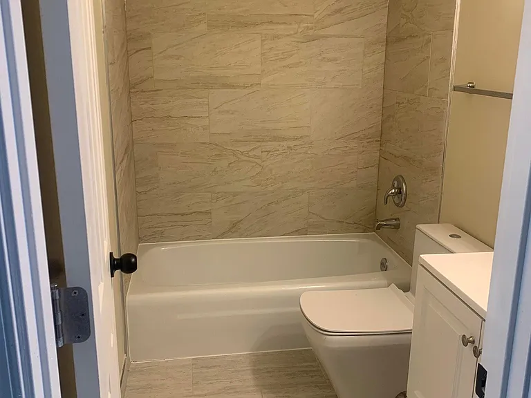 4505 Maple Ave — Photo 4