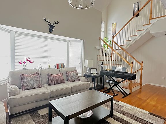 5th image of 8 Charles Ridge Rd Unit C