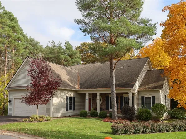 5529 Hagen Trl S, Canandaigua, NY 14424