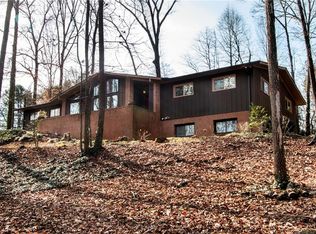 207 Lakeside Dr, Walhalla, SC 29691