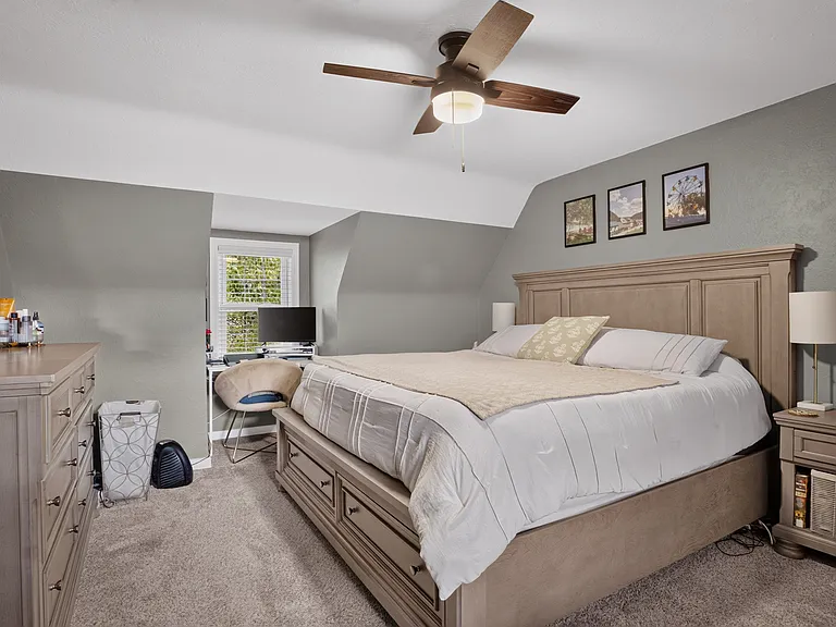 302 Lindsay Rd — Photo 16