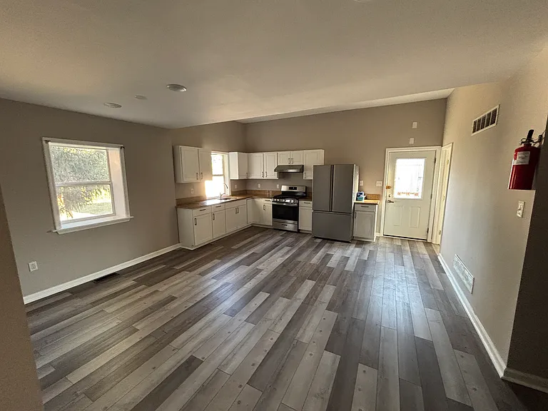 910 E High St #1 — Photo 10