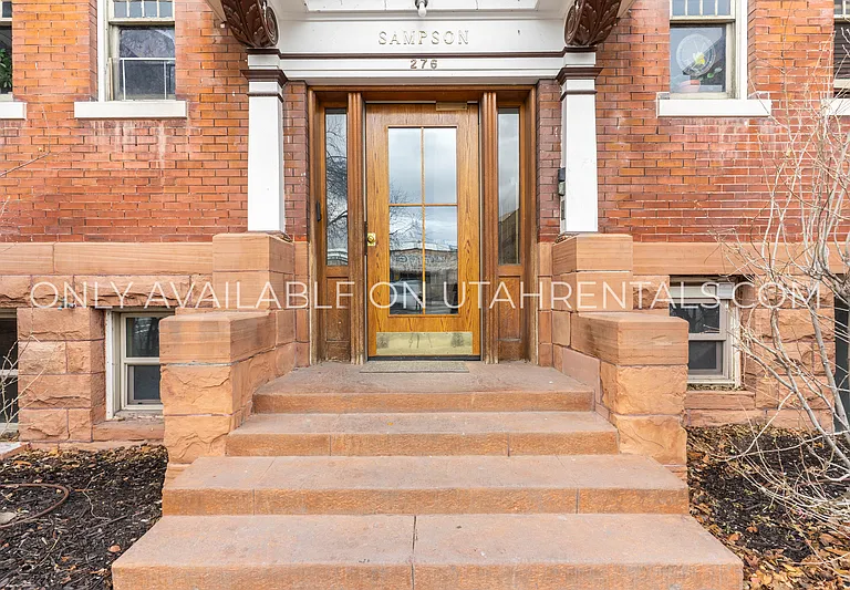 276 E Broadway St #S2 — Photo 15