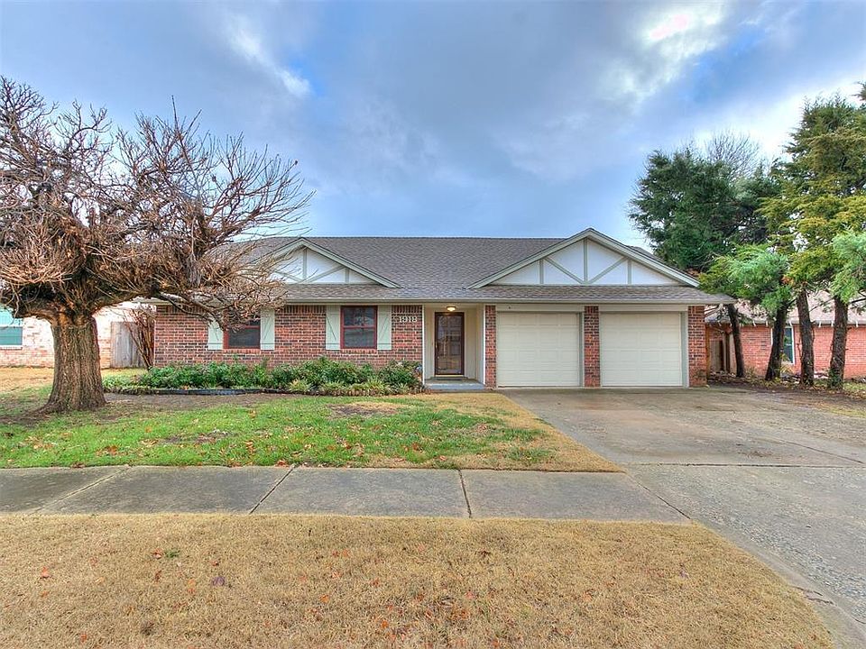 1st image of 1918 Oakhollow Dr