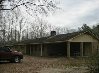 115 Davis Loop SW, Roxie, MS 39661