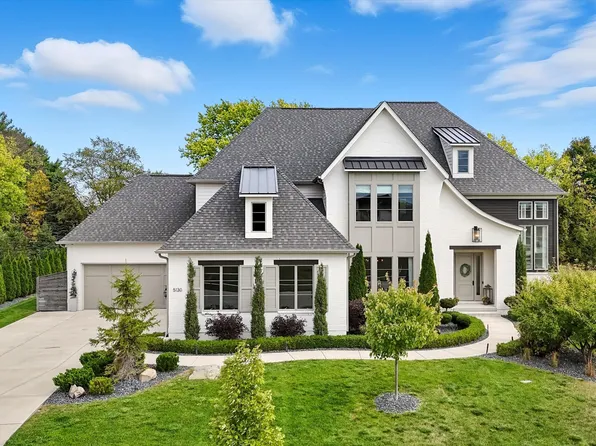 5130 Melbourne Pl, Zionsville, IN 46077