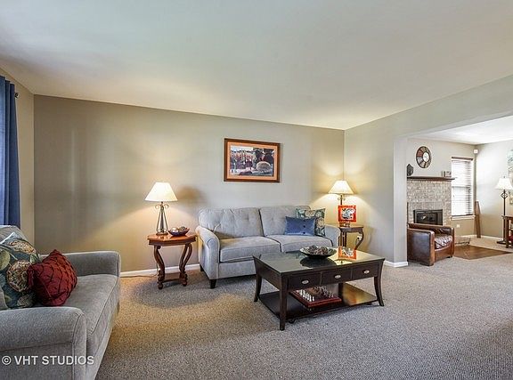 4th image of 794 Horseshoe Cir