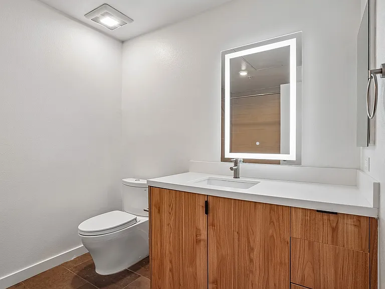 689 S Catalina — Photo 18