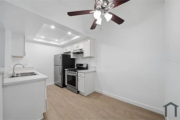 1071 Junipero Ave #302 — Photo 8