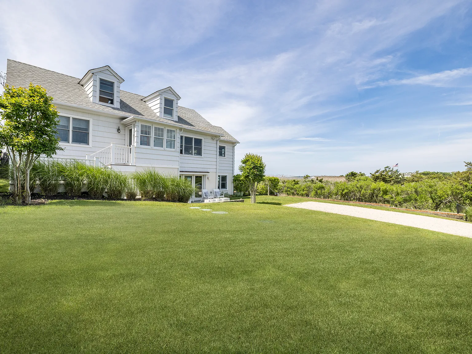 Spectacular Bayfront with Magnificent Sunsets — Photo 2