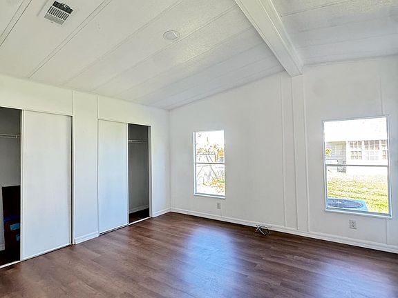 4th image of 1973 Mango St NE