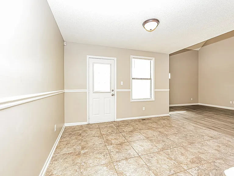 110 Bland Dr — Photo 7