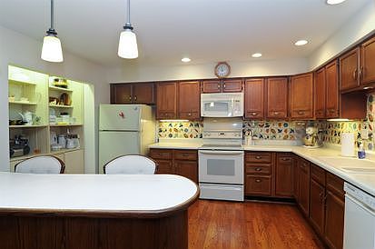 5th image of 32 W Wimbolton Dr