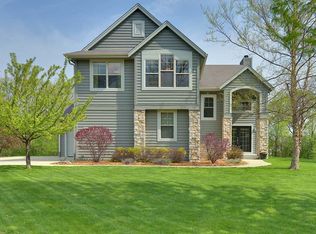 N53W16352 Whitetail Run, Menomonee Falls, WI 53051