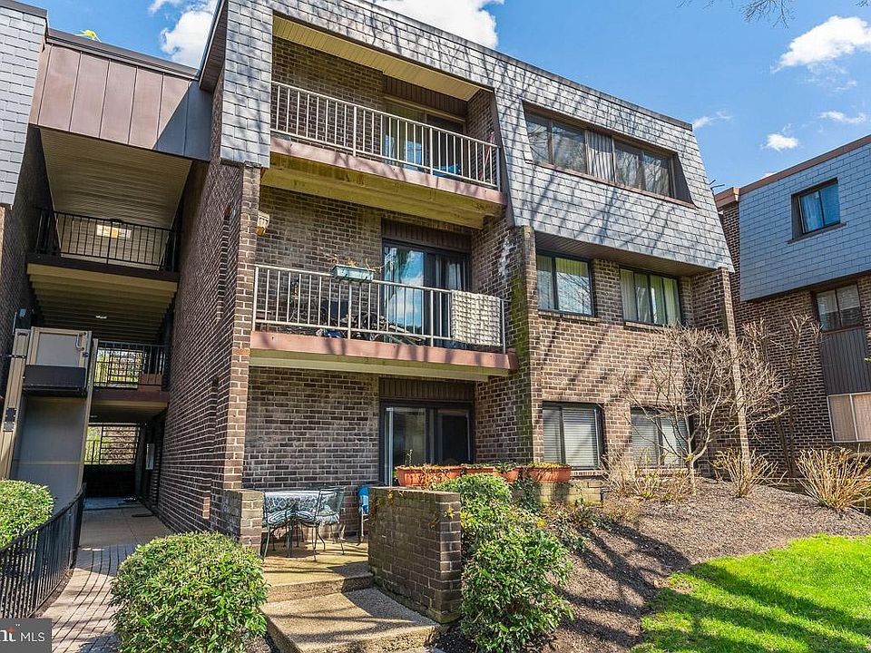 1st image of 14 Stonehenge Cir APT 10