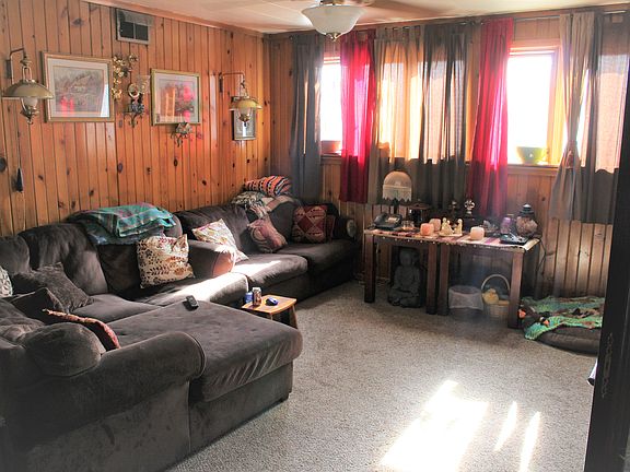 3rd image of 958 Maplewood Dr NE