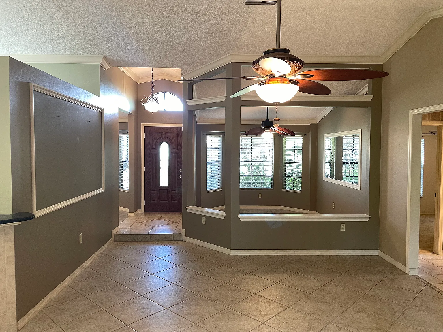 3 bed, 1804 sqft, $1,850 — Photo 3