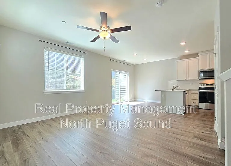 8303 Gilman Way — Photo 4