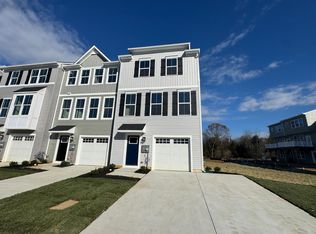 109 Spyglass Hill Dr, Williamstown, NJ 08094