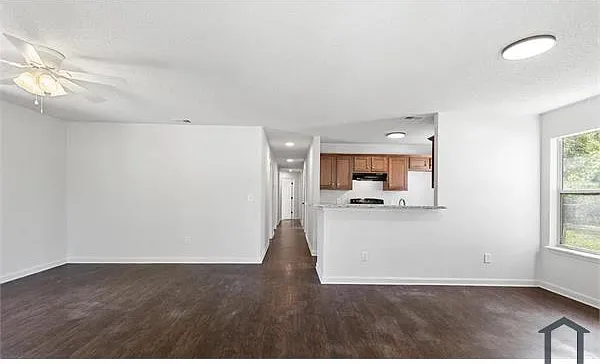 2100 Brooklyn Rd — Photo 11