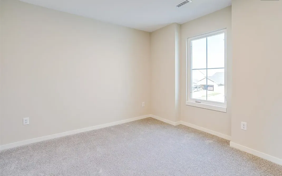 4 bed, 1800 sqft, $1,995 — Photo 4