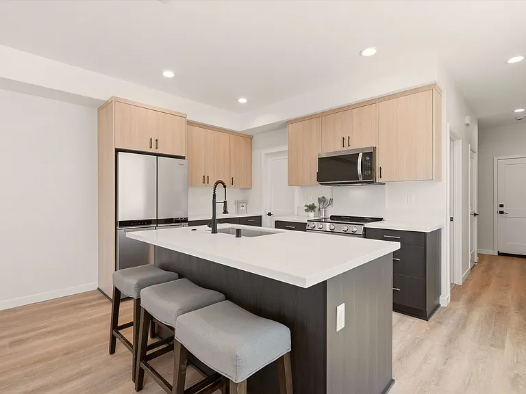 5824 Persepolis Ct — Photo 13