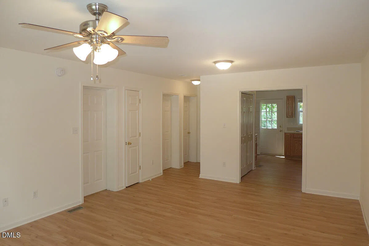 2 bed, 2.0 bath, 800 sqft, $1,900 — Photo 2