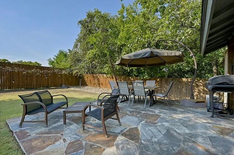 6507 Highpoint Cv — Photo 24