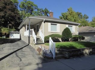 1125 Rosedale Ave, Dubuque, IA 52001