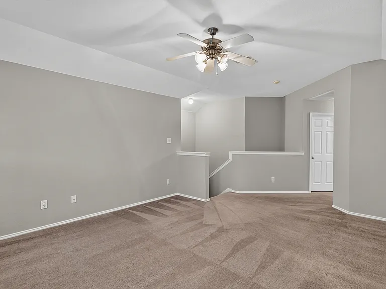 9787 Old Field Dr — Photo 40