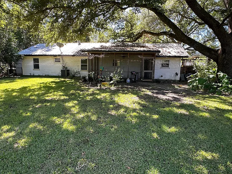 27238 Austin St — Photo 37