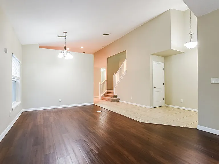 2101 Woodsedge Dr — Photo 5