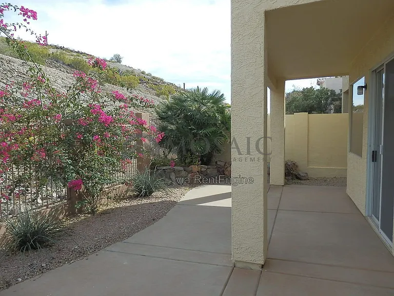 2106 E Briarwood Ter — Photo 15