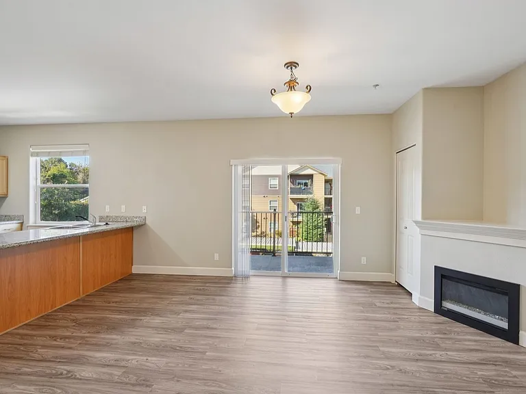 Aspen Grove Apartments — Photo 76