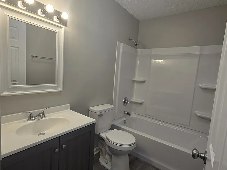 601 Main St #2 — Photo 8